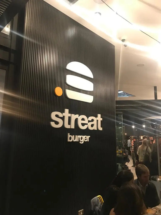 PROYECTO STREAT BURGER PARQUE ARAUCO E ISIDORA GOYENECHEA